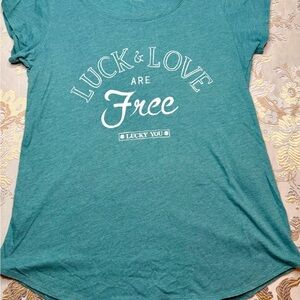 🍀 Lucky Brand Green Logo Tee – “Love & Luck Are Free” Graphic Shirt 🍀